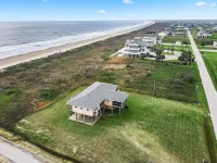 The Crystal Wave: beachfront bliss on a large land 포트 볼리바 주변 호텔