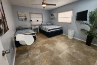 Outdoor lovers dream home- Pool, outdoor kitchen, private dock, and so much more Hôtels à proximité de : 4835 Green Key Rd