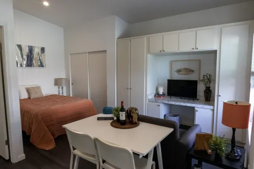 Modern Studio House 🌞 Fully private & 5 min to beach