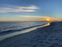 Adorable Beach Bungalow One Block from the Gulf Heated Pool Available OCT-May!