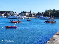 House near the beach Sainte-Marine 2 minutes walk, for 2 persons Hotels in Combrit