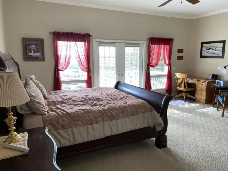 Blue Ridge Mountains Golf and Lake Retreat