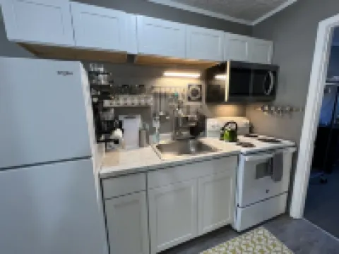 Cozy Court Street Apartment Steps from Everything!