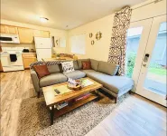 Private Guest Suite - near Alderwood Mall - Seattle Hotels in Alderwood Manor