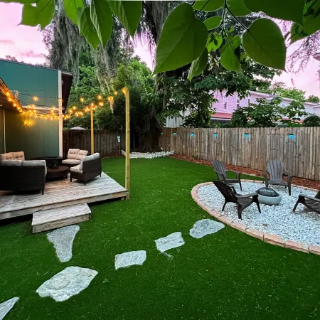 Pet-Friendly Bungalow - Close to UF & Downtown!