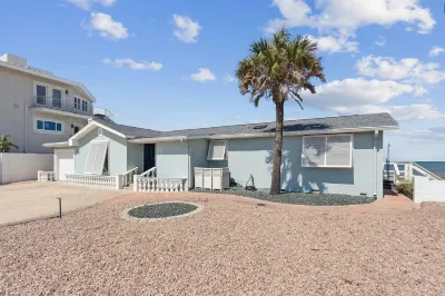 "Seaglass Cottage" - Direct Oceanfront, Vilano beach access near St. Augustine