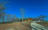 Charming Cabin 3BR/3BA-Family & Pet Friendly!