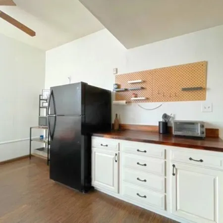 Luxury Spa Bathroom 2Br Walkable to Downtown