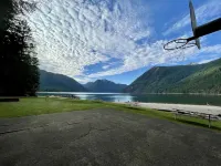 Luxurious Cabin Style Lake House walking distance to Lake Cushman