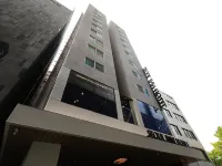 서울인호텔 바이 더디자이너스 화이트바 주변 호텔