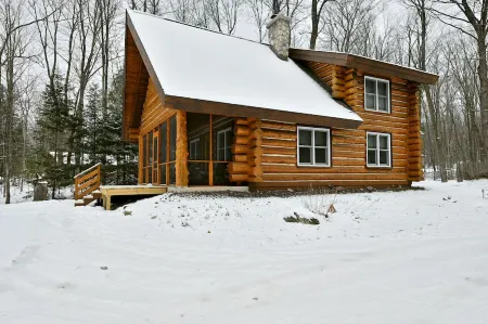 Trails Lodge on Lake Namakagon