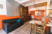 Charming studio 2 minutes from the Arena Hotels in Arles