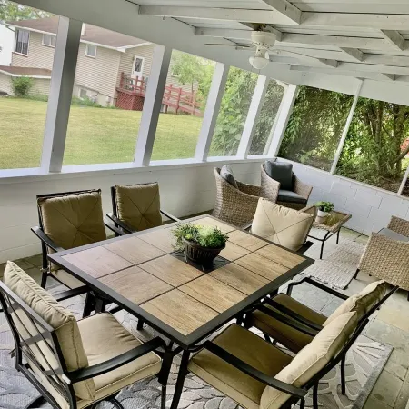 Stunning Keuka Lake House! Kayak, SUP, fish, swim, campfires Hotéis em Jerusalem