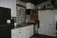 Tiny Red Farmhouse centrally located in Columbia Falls