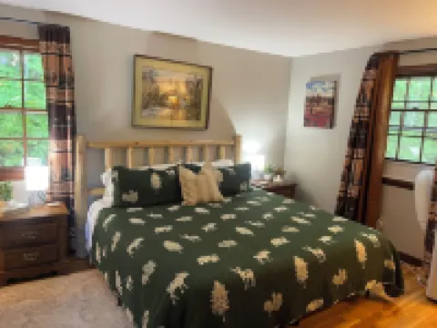 Perfect Lake or Mountain Getaway Less Than 5 Minutes Away Hotels in Sunapee