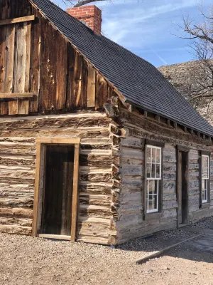 Mystic Manor Monroe 4 Bed Farm House- 10 min walk to Hot springs Hotels in 