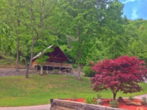 Creek Front Family Getaway in the Great Smoky Mountains with Hot Tub