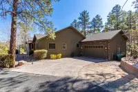 Stag's Leap Lodge located near Downtown Courthouse Square and Famous Whiskey Row Các khách sạn gần Upper Goldwater Lake parking