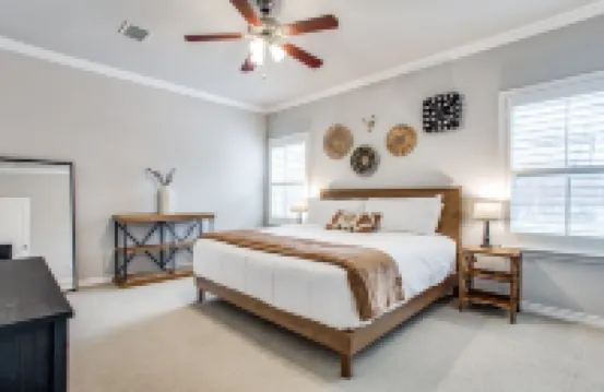 Panther City Paradise ~ Resort Pool & Spa! Close to Everything FW Offers!