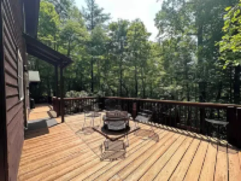 Serene Linville Gorge Cabin Escape โรงแรมในMcDowell County