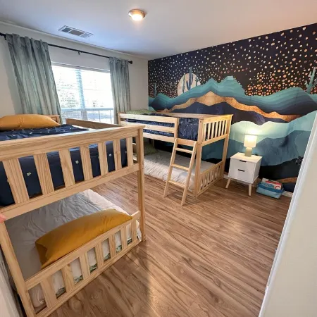 Tranquility at the Lake! 3 King Rooms+Bunks, Boat Parking+ Launch, Beach Access