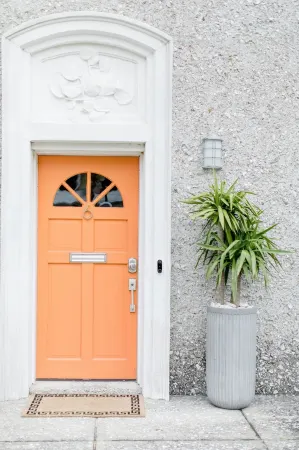 Steps from the pool and ocean! Four-level East Beach townhome with elevator! Отели рядом с достопримечательностью «St. Simons Island Lighthouse Museum»