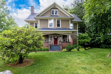 The Reunion and Getaway House! Lovely home where everyone gets their own space!