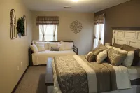 Quiet and Comfortable!  5 minutes away from parks/hospitals Hotels near Joplin Public Library