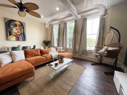 DOWNTOWN BOHEMIAN LOFT