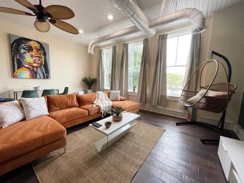 DOWNTOWN BOHEMIAN LOFT