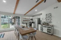 New!!! Entire beautiful lake house on a quiet cove