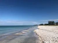 Tennis resort Townhome on longboat key by the Sea. Family and pet friendly