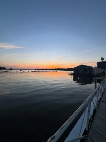 Cabin 2 - Cozy Lake View Retreat with Free Fishing, Marina Access, Free Fishing