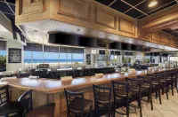 Escape the Cold! Beachfront Newly Remodeled 7th Floor Apollo Condo Ocean View