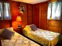 Cottages by the Lake #2 Hotels in Bristol