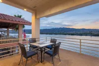 Exceptional 4 Bedroom Riverfront Home with Dock! Sleeps 16