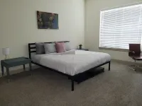 Walk to NRG | Drive to Med Center, 2 Bed/2Bath w/Courtyard View - King Beds
