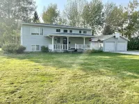 1 bedroom farmhouse on 2 lovely acres on the outskirts of Bozeman, Pets Allowed Hotels near Signature Flight Support BZN - Yellowstone Jet Center at Bozeman Int'l Airport