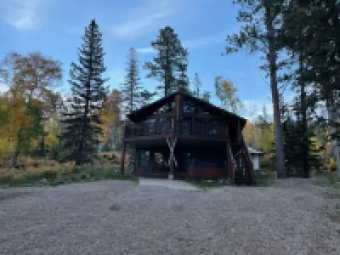 Peak Out Haven Cabin near Terry Peak Ski Lodge
