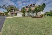 Resort Home w/Lanai - 1 mile from Shark Tooth Beach!