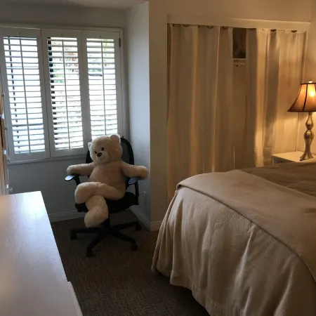 Private community Home, near to Beach and steps to pvt. community pool! Hotels in Carpinteria