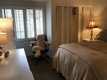 Private community Home, near to Beach and steps to pvt. community pool!