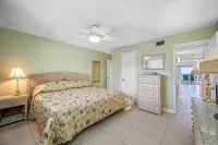 Stunning Gulf Views-Clean All Renovated-Holiday Villas Lll-Near Clearwater Beach