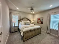 Newly Renovated Condo at The Bluffs West! Walk to campus, pool, and gym access.
