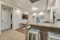 Oak's Beautiful Contemporary Suite #03