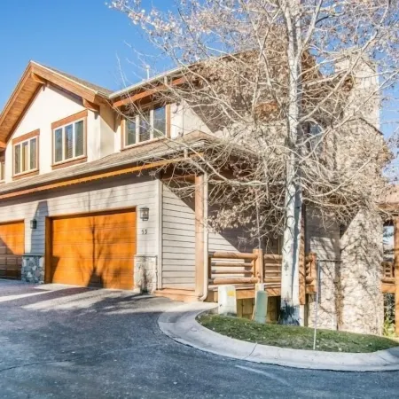 Exquisite Deer Valley Townhome - 2400 Sq Foot and 2 Car Garage