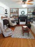 Nice retreat, in a quiet neighborhood in the Brushy Mountains!