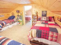 Smith Lake Cabin with Game Room Hotels in Itasca County