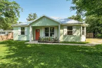 Private Heated Pool, 1 mile to Beach & Downtown BSL, Garage and Parking