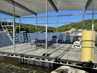 Osage Beach Lakefront Home. Lg. Dock, Patio, and a 5 Min Walk to Backwater Jacks